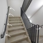 Leuninghouder muurmontage van onbehandeld staal voor trapleuning project