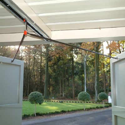 V Kit voor garagedeuropener - Voor buitendraaiende vleugeldeuren - Mechanische vergrendeling