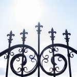 Sierhekwerk met hekwerkonderdelen en hekpunten