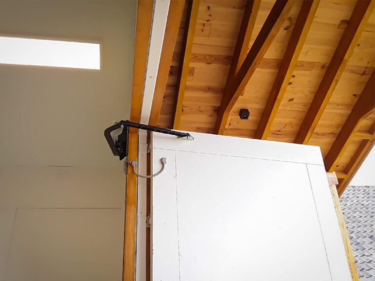 Garagedeur met Fadini Kit Aproli 280 knikarm poortopener