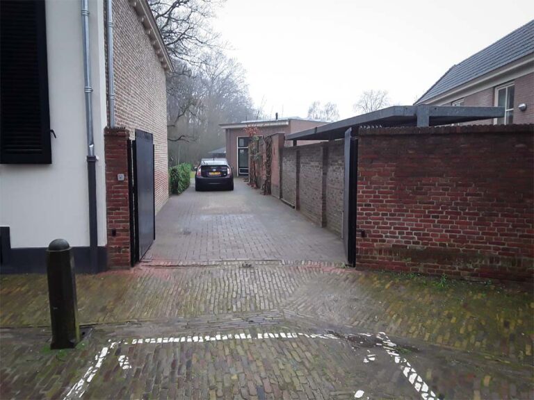 Gerestaureerde poort met een Fadini Kit HINDI 880