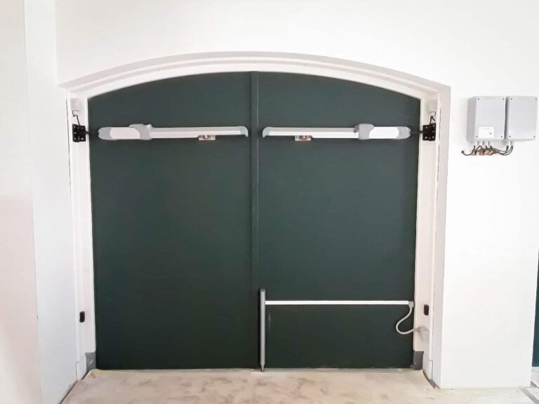 2 dubbele garagedeuren automatiseren met de Fadini Kit HINDI 880