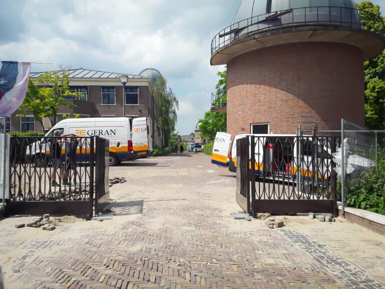 Draaipoort automatiseren met ondergrondse Fadini COMBI 787 poortopener