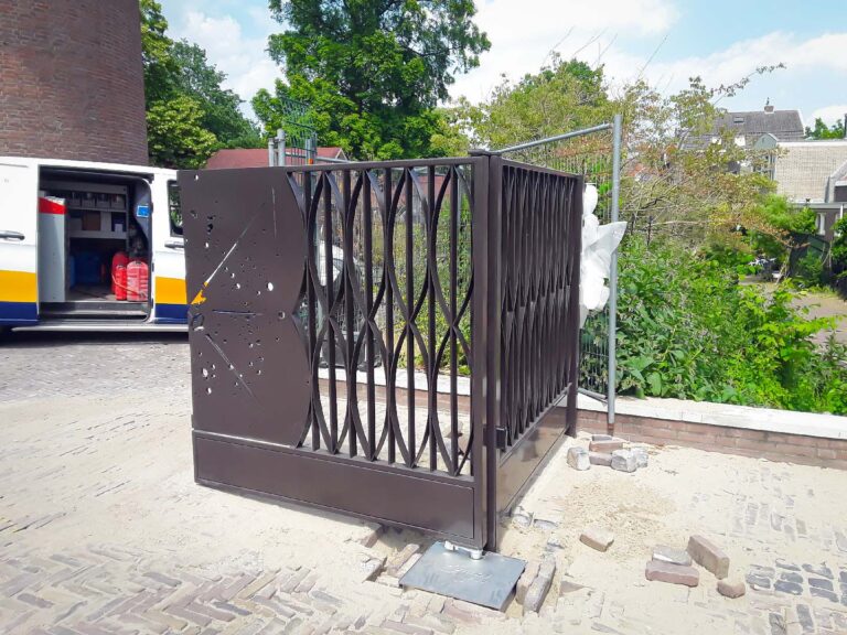 Draaipoort automatiseren met ondergrondse Fadini COMBI 787 poortopener