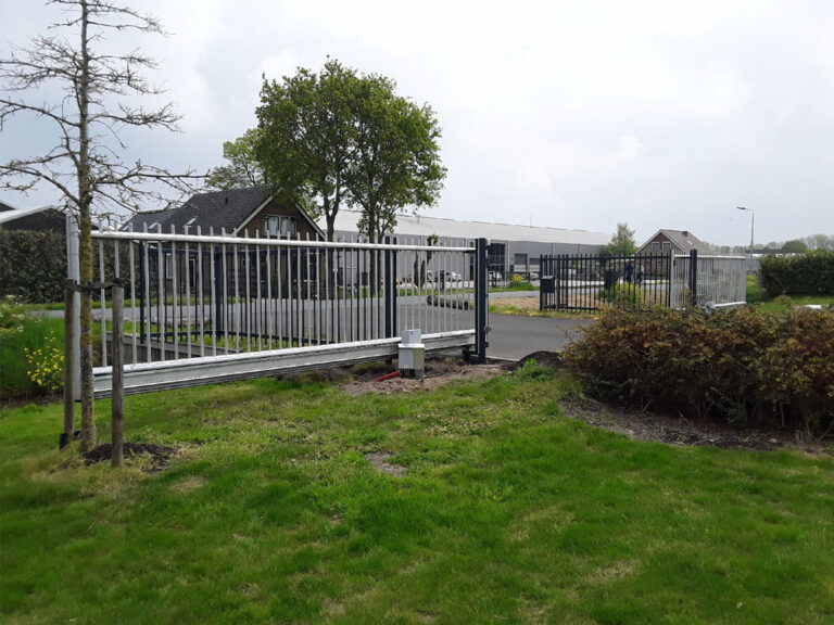 Dubbele schuifpoort automatiseren met de Fadini Kit JUNIOR 650 schuifpoortopener