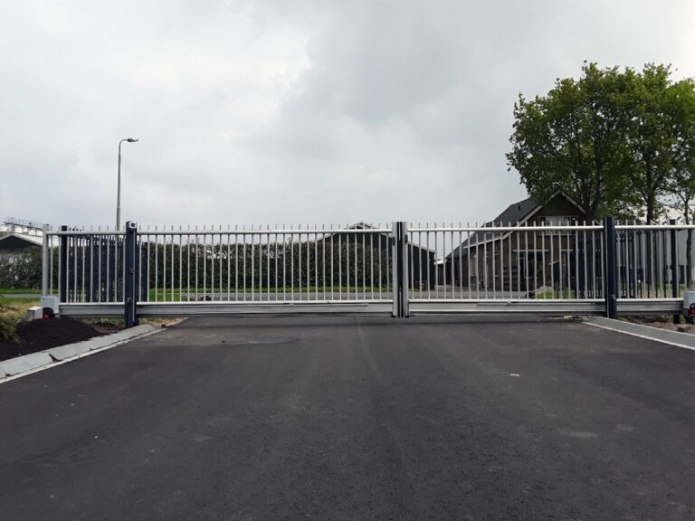 Dubbele schuifpoort automatiseren met de Fadini Kit JUNIOR 650 schuifpoortopener