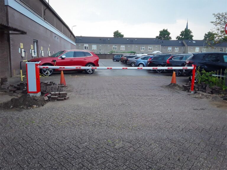 Parkeerterrein afsluiten met Fadini BAYT 980 slagbomen