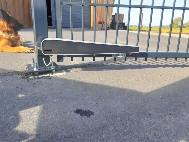 Draaipoort automatiseren met de Kit ABACUS 300 van Comunello