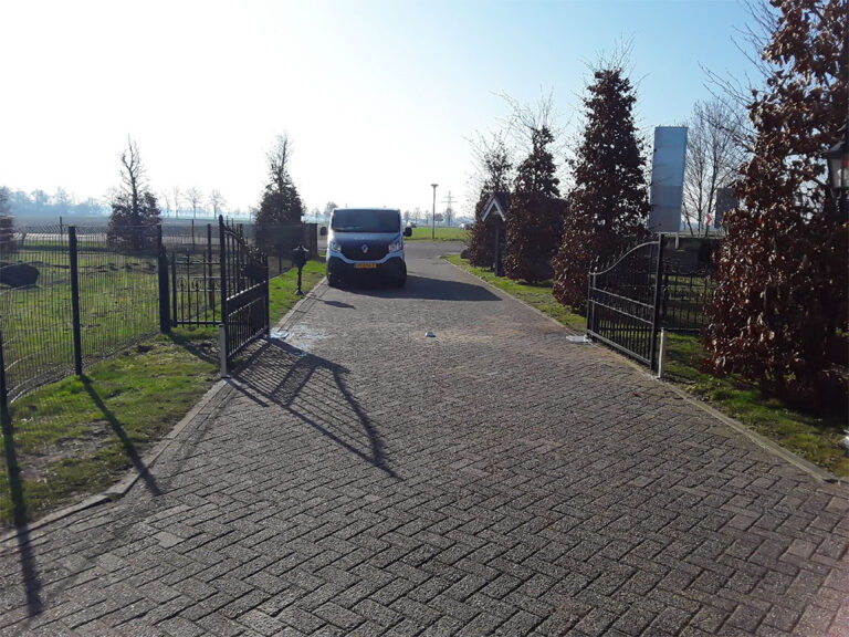 Poort automatiseren met de Fadini COMBI 740 ondergrondse poortopener