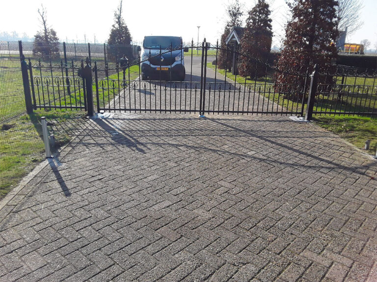 Poort automatiseren met de Fadini COMBI 740 ondergrondse poortopener