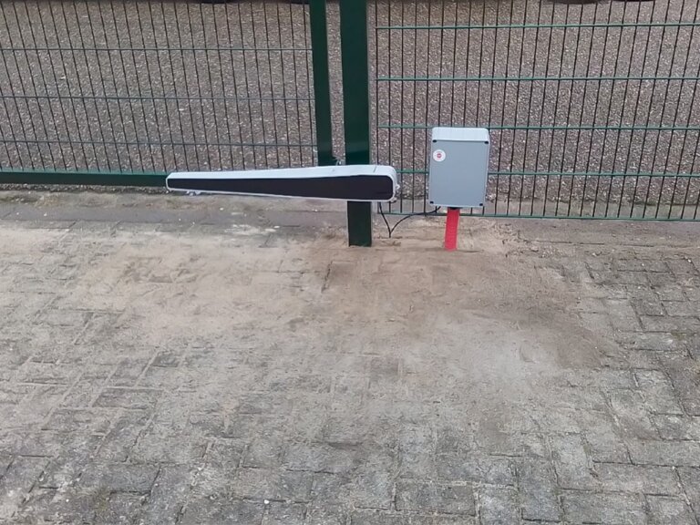 Nieuwe poort automatiseren met de Kit ABACUS lineaire poortopeners van Comunello