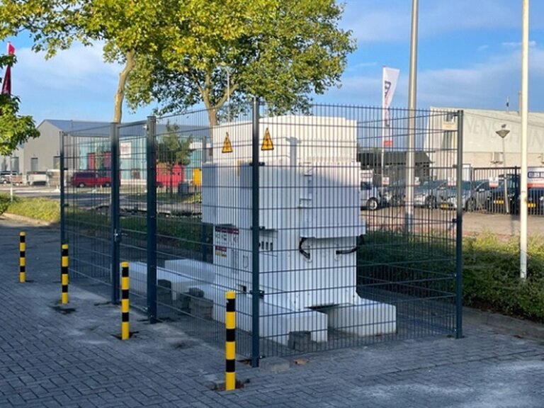 Extra aanrijbeveiliging doormiddel van Schake afzetpaal