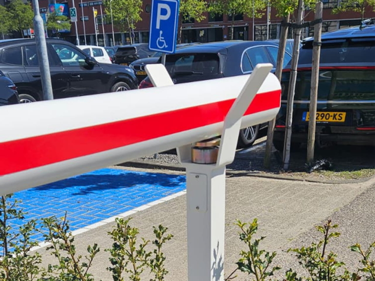 Project - Bedrijfsparkeerterrein afbakenen met LBA slagbomen