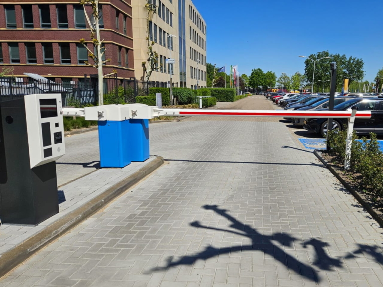 Project - Bedrijfsparkeerterrein afbakenen met LBA slagbomen