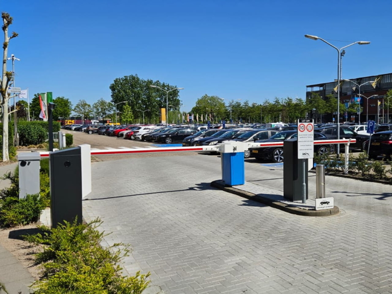 Project - Bedrijfsparkeerterrein afbakenen met LBA slagbomen