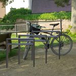 Schake fietsbeugel - Fietsnietje - Vierkant staal - Hoogte 1200 mm - Beton storten praktijk voorbeeld