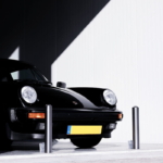 marshall paaltjes bij auto in garage voor terrein en garage beveiliging 800 x 800 geran handel bv (1)