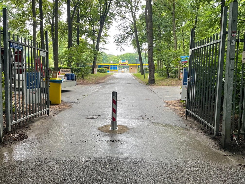 Marshalls handmatig bedienbare inzinkbare verkeerspaal bollard met reflectie