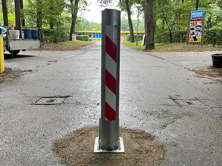 Marshalls handmatig bedienbare inzinkbare verkeerspaal bollard met reflectie