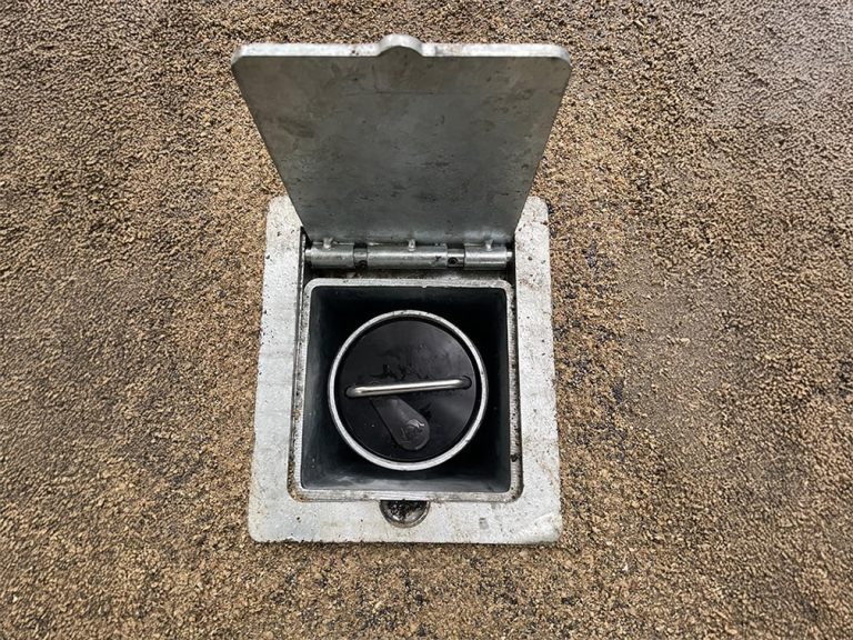 Marshalls handmatig bedienbare inzinkbare verkeerspaal bollard met reflectie