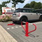Schake neerklapbare parkeerbeugel met zelfborgend driekantslot - Driehoekige vorm - 500 mm hoog