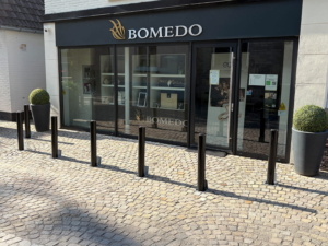 Project - Handmatig inzinkbare afzetpalen ter bescherming bij een juwelier
