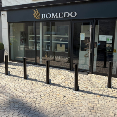 Project - Handmatig inzinkbare afzetpalen ter bescherming bij een juwelier
